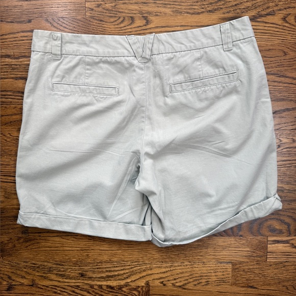 Gap Boyfriend Roll Up Classic Khaki/ Gray Women's Shorts Size 6 - Picture 11 of 15